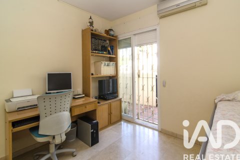 Kaupunkipientalo myytävänä Sitges, Barcelona, Espanja, 5 makuuhuonetta, 201 m2 No. 172789 - kuva 21