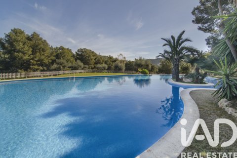 Kaupunkipientalo myytävänä Sitges, Barcelona, Espanja, 5 makuuhuonetta, 201 m2 No. 172789 - kuva 3