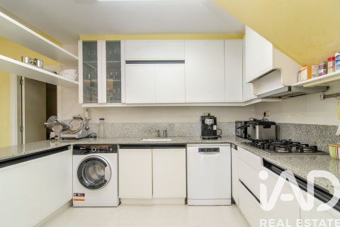 Kaupunkipientalo myytävänä Sitges, Barcelona, Espanja, 5 makuuhuonetta, 201 m2 No. 172789 - kuva 13