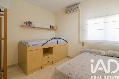 Kaupunkipientalo myytävänä Sitges, Barcelona, Espanja, 5 makuuhuonetta, 201 m2 No. 172789 - kuva 25