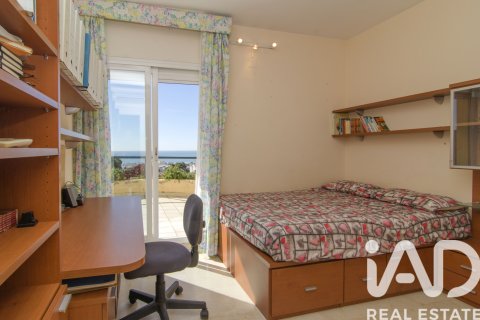 Kaupunkipientalo myytävänä Sitges, Barcelona, Espanja, 5 makuuhuonetta, 201 m2 No. 172789 - kuva 20