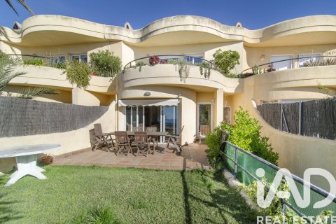 Kaupunkipientalo myytävänä Sitges, Barcelona, Espanja, 5 makuuhuonetta, 201 m2 No. 172789 - kuva 2