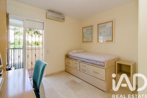 Kaupunkipientalo myytävänä Sitges, Barcelona, Espanja, 5 makuuhuonetta, 201 m2 No. 172789 - kuva 23