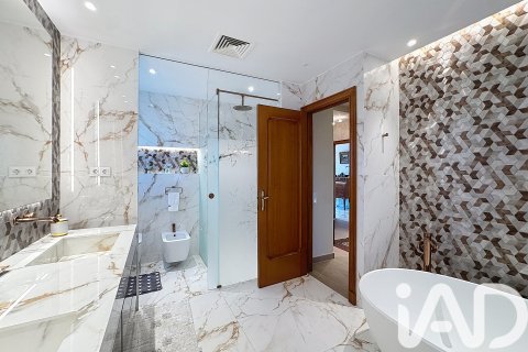 Сasa en venta en Vilanova i la Geltrú, Barcelona, España 6 dormitorios, 685 m2 No. 172788 - foto 21