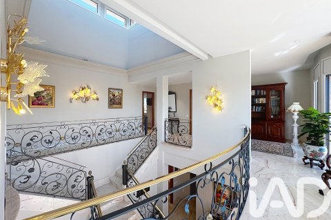 Сasa en venta en Vilanova i la Geltrú, Barcelona, España 6 dormitorios, 685 m2 No. 172788 - foto 19