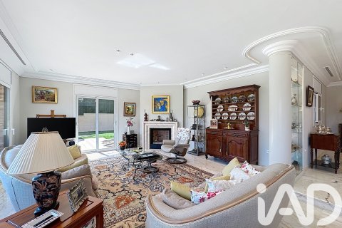 Сasa en venta en Vilanova i la Geltrú, Barcelona, España 6 dormitorios, 685 m2 No. 172788 - foto 8