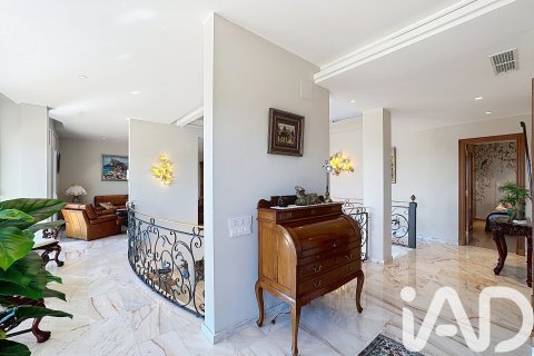 Сasa en venta en Vilanova i la Geltrú, Barcelona, España 6 dormitorios, 685 m2 No. 172788 - foto 7