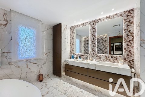 Сasa en venta en Vilanova i la Geltrú, Barcelona, España 6 dormitorios, 685 m2 No. 172788 - foto 13