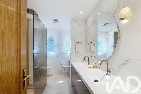Сasa en venta en Vilanova i la Geltrú, Barcelona, España 6 dormitorios, 685 m2 No. 172788 - foto 27