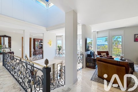 Сasa en venta en Vilanova i la Geltrú, Barcelona, España 6 dormitorios, 685 m2 No. 172788 - foto 17