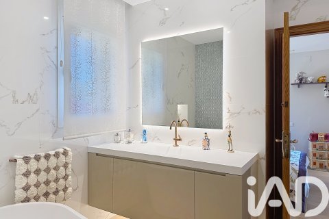 Сasa en venta en Vilanova i la Geltrú, Barcelona, España 6 dormitorios, 685 m2 No. 172788 - foto 23