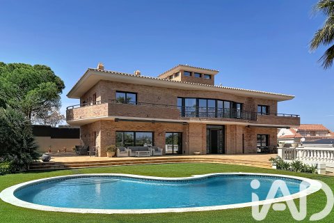 Дом в Виланова-и-ла-Желтру, Барселона, Испания 6 спален, 685м2 №172788