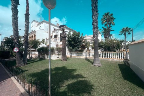 Apartament w Torrevieja, Alicante, Hiszpania 1 sypialnia, 82 mkw. nr 194181 – zdjęcie 25
