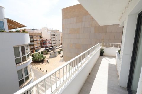 Kattohuoneisto myytävänä Torrevieja, Alicante, Espanja, 3 makuuhuonetta, 128 m2 No. 194183 - kuva 15