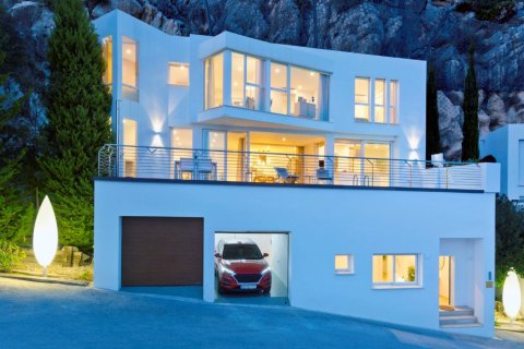 Villa in Altea, Alicante, Spain 4 bedrooms, 405 sq.m. No. 176548
