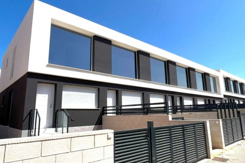 Bliźniak w Santa Pola, Alicante, Hiszpania 2 sypialnie, 130 mkw. nr 176545 – zdjęcie 22