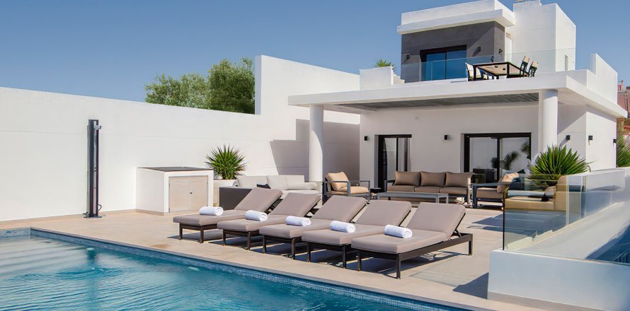 Villa a Ciudad Quesada, Alicante, Spagna 5 camere da letto, 248 mq. N° 193216