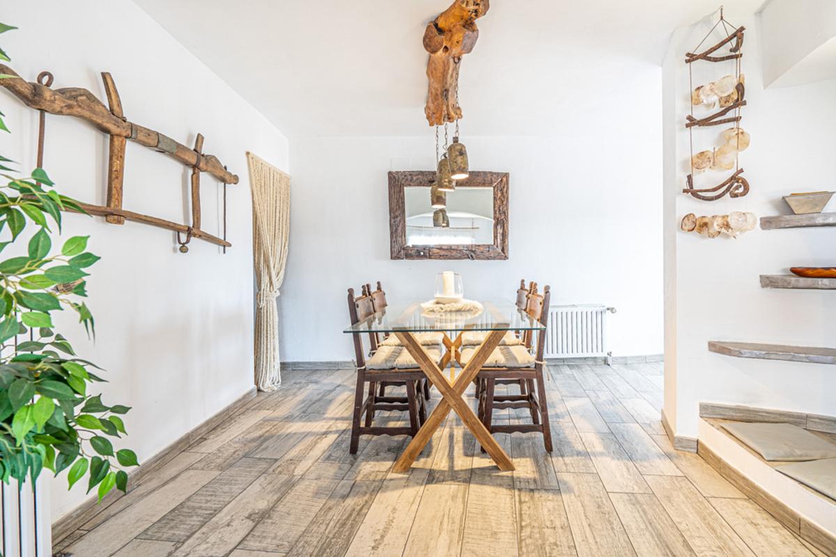 Villa in Calpe, Alicante, Spain 6 bedrooms, 350 sq.m. No. 80279