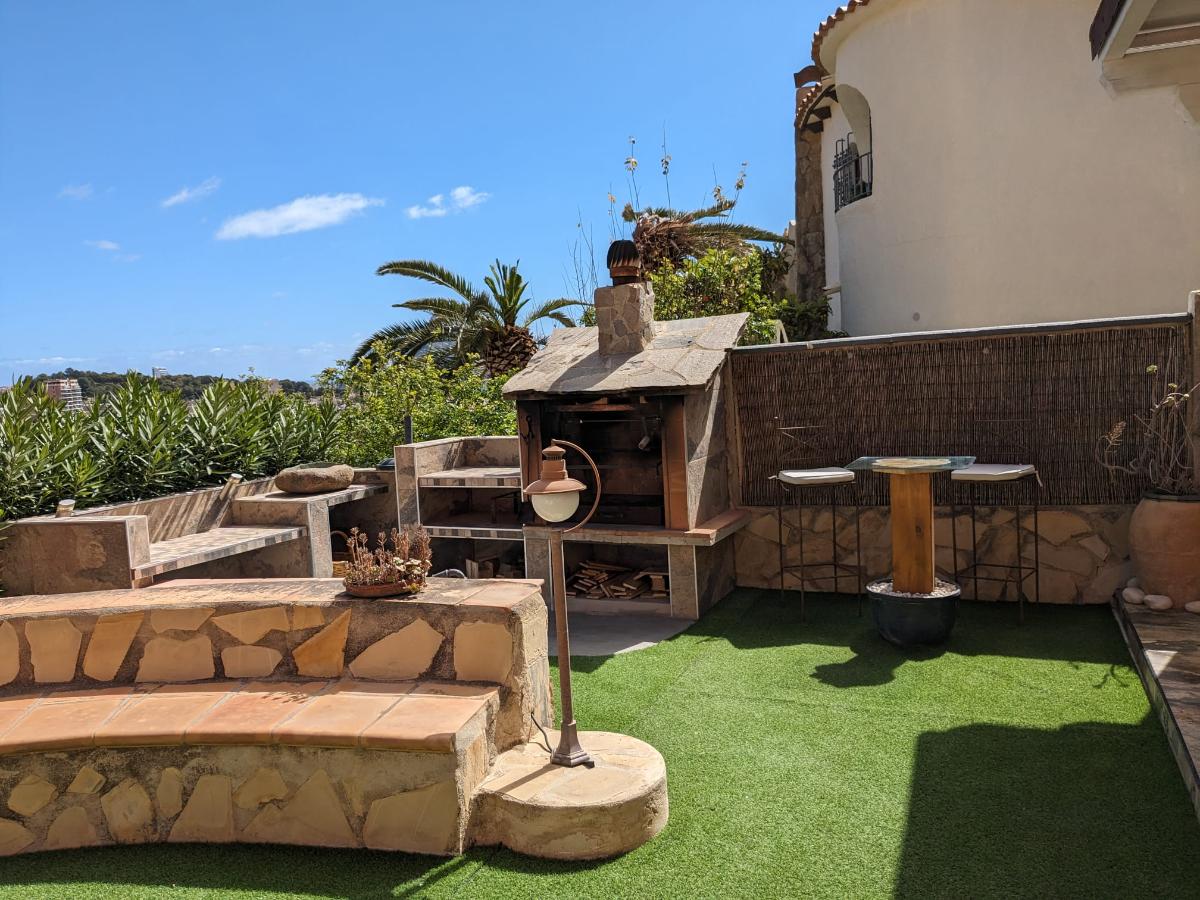 Villa in Calpe, Alicante, Spain 6 bedrooms, 350 sq.m. No. 80279