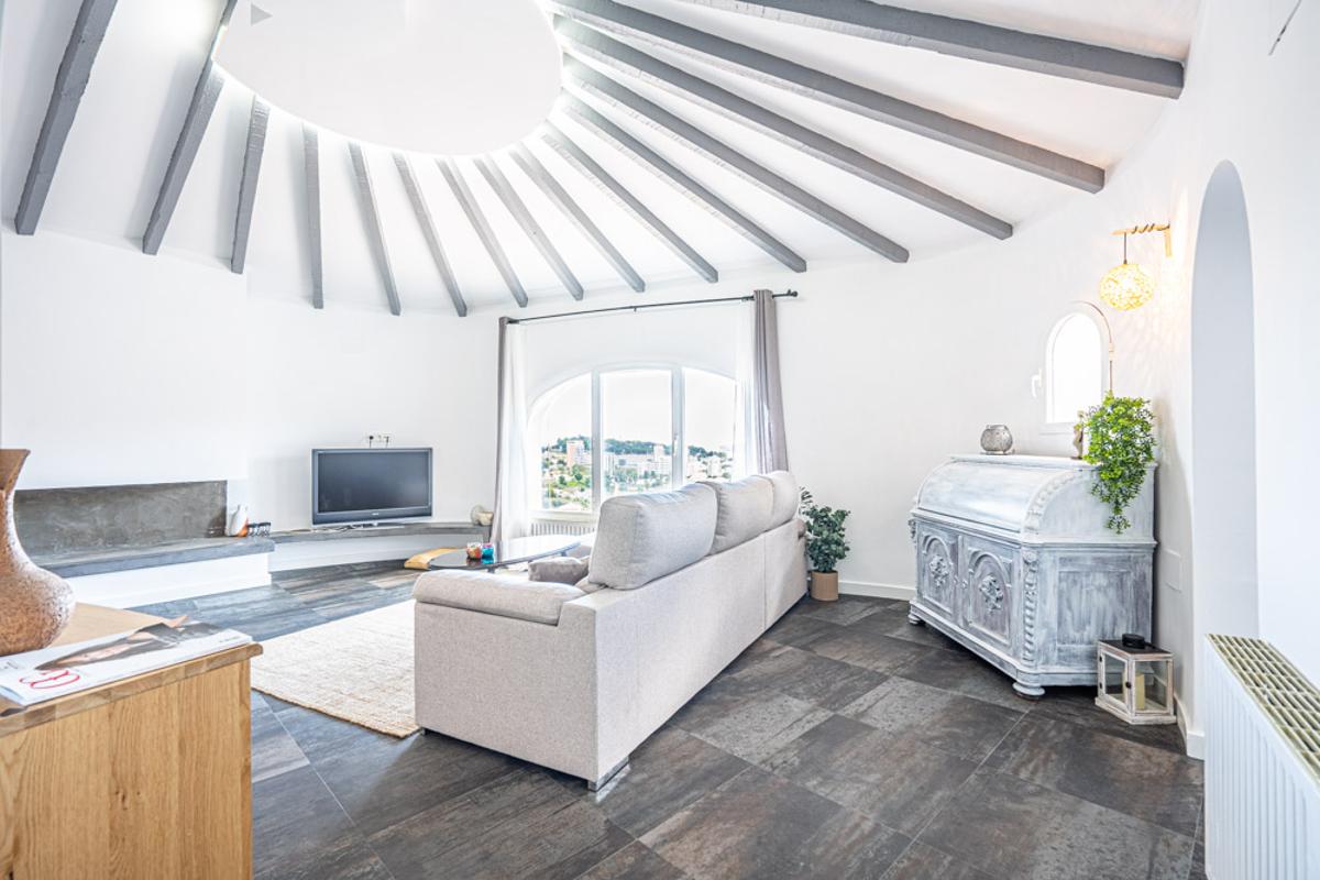 Villa in Calpe, Alicante, Spain 6 bedrooms, 350 sq.m. No. 80279