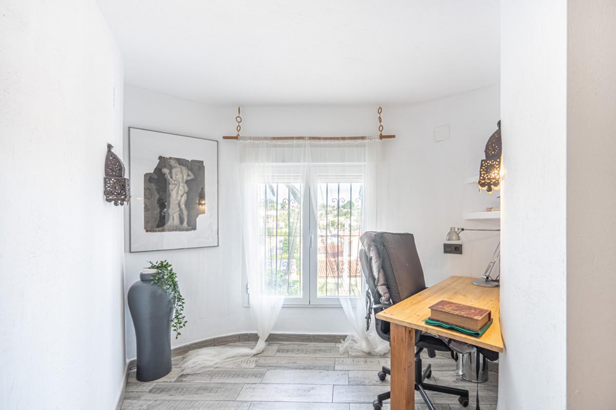 Villa in Calpe, Alicante, Spain 6 bedrooms, 350 sq.m. No. 80279