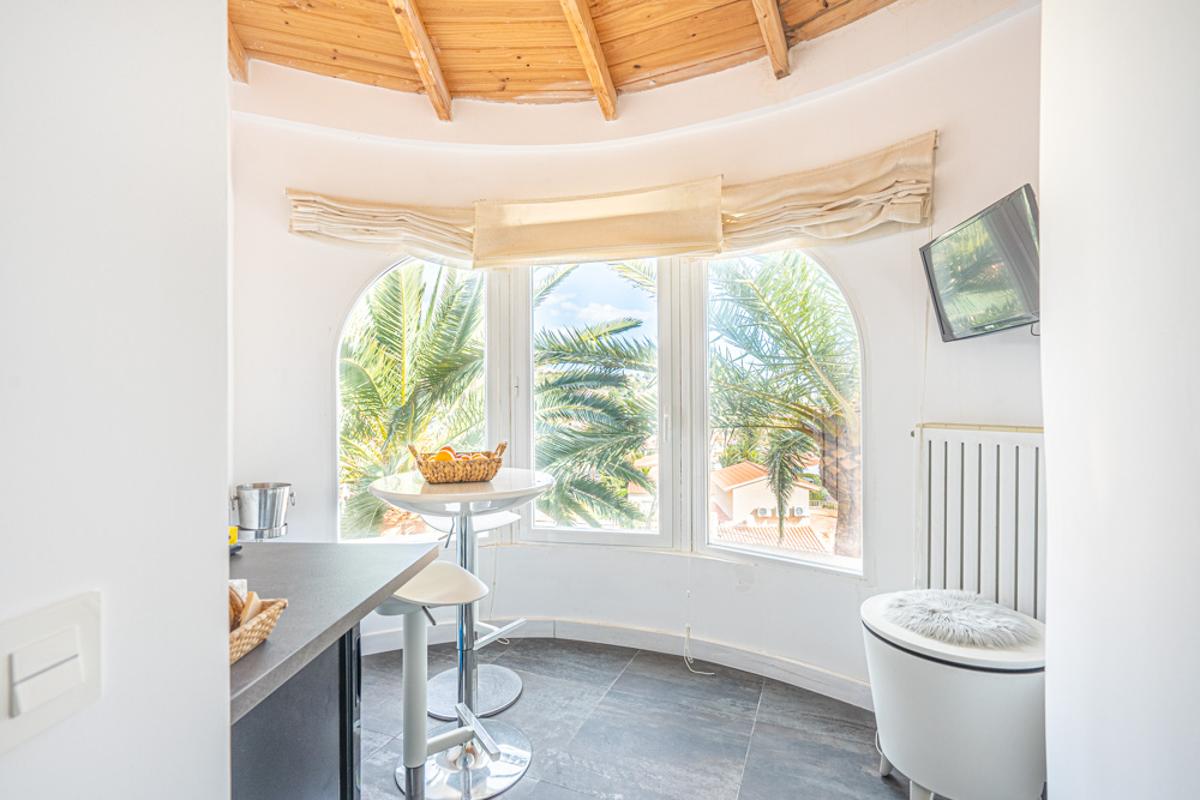 Villa in Calpe, Alicante, Spain 6 bedrooms, 350 sq.m. No. 80279