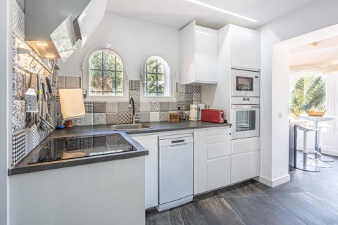 Huvila myytävänä Calpe, Alicante, Espanja, 6 makuuhuonetta, 350 m2 No. 80279 - kuva 6