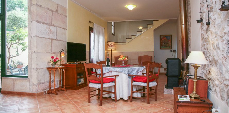 Radhus i Sa Pobla, Mallorca, Spanien 3 sovrum, 224 kvm. Nr. 161050