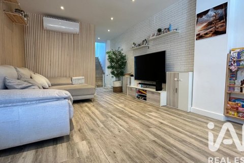Villetta a schiera in vendita a Sabadell, Barcelona, Spagna 3 camere da letto, 125 mq. N° 172696 - foto 4