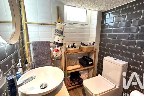 Villetta a schiera in vendita a Sabadell, Barcelona, Spagna 3 camere da letto, 125 mq. N° 172696 - foto 12