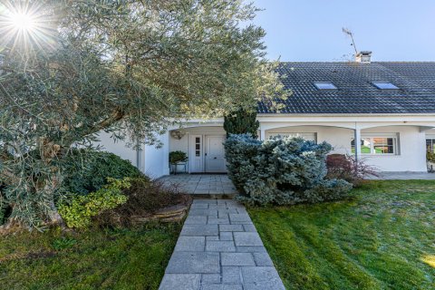 Villa à vendre Pozuelo de Alarcon, Madrid, Espagne, 6 chambres, 450 m2 No. 107564 - photo 1
