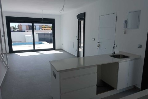 Villa for sale in Daya Nueva, Alicante, Spain 3 bedrooms, 96 sq.m. No. 167807 - photo 9