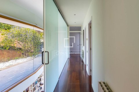 Villa for sale in Alella, Barcelona, Spain 4 bedrooms, 303 sq.m. No. 150653 - photo 14