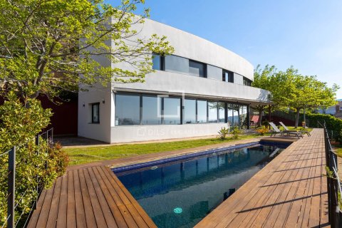 Villa for sale in Alella, Barcelona, Spain 4 bedrooms, 303 sq.m. No. 150653 - photo 2