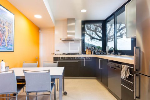 Villa for sale in Alella, Barcelona, Spain 4 bedrooms, 303 sq.m. No. 150653 - photo 11