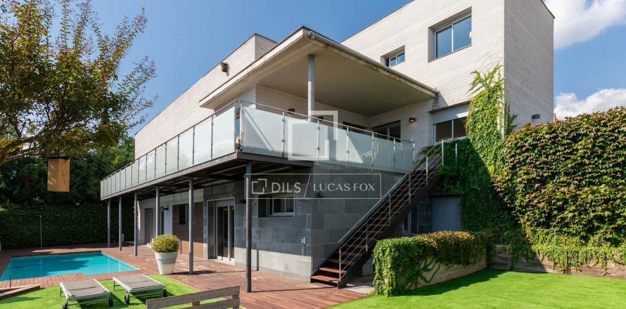 Villa in Sant Cugat Del Valles, Barcelona, Spain 5 bedrooms, 532 sq.m. No. 150654