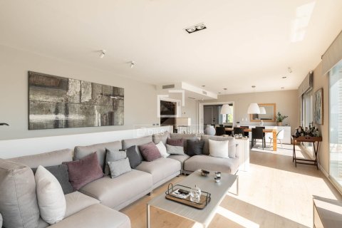 Villa for sale in Sant Cugat Del Valles, Barcelona, Spain 5 bedrooms, 532 sq.m. No. 150654 - photo 3