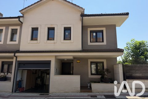 Townhouse zum Verkauf in Valverde de la Virgen, Leon, Spanien 5 Schlafzimmer, 250 m2 Nr. 196597 - Foto 30