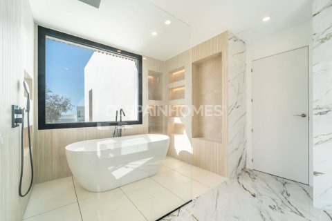 Villa for sale in Benalmadena, Malaga, Spain 5 bedrooms, 367 sq.m. No. 139741 - photo 24