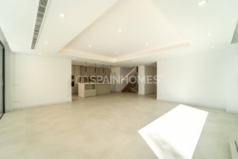 Villa for sale in Benalmadena, Malaga, Spain 5 bedrooms, 367 sq.m. No. 139741 - photo 14