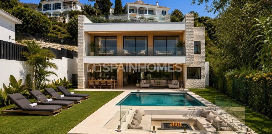 Villa in Benalmadena, Malaga, Spain 5 bedrooms, 367 sq.m. No. 139741