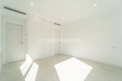 Villa for sale in Benalmadena, Malaga, Spain 5 bedrooms, 367 sq.m. No. 139741 - photo 30