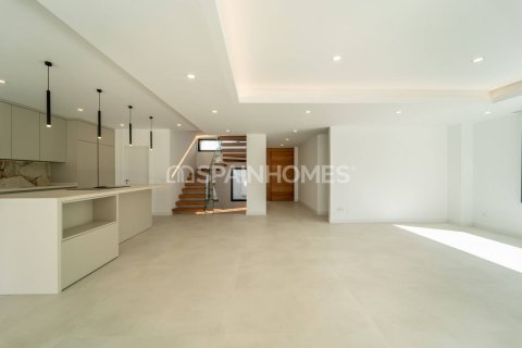 Villa for sale in Benalmadena, Malaga, Spain 5 bedrooms, 367 sq.m. No. 139741 - photo 17