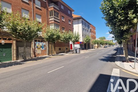 Huoneisto vuokrattavana Leon, Espanja, 3 makuuhuonetta, 79 m2 No. 192104 - kuva 12