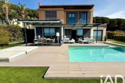 Talo Sant Vicenc De Montalt, Barcelona, Espanja 5 makuuhuonetta, 244 m2 No. 192105