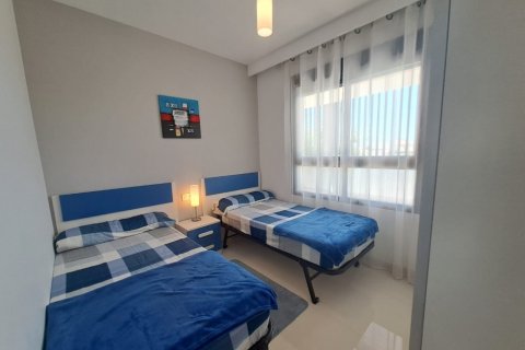 Huoneisto myytävänä Mil Palmeras, Alicante, Espanja, 2 makuuhuonetta, 65 m2 No. 146211 - kuva 3