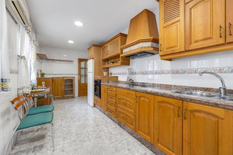 Продажа квартиры в Торревьеха, Аликанте, Испания 2 спальни, 105м2 №146209 - фото 23