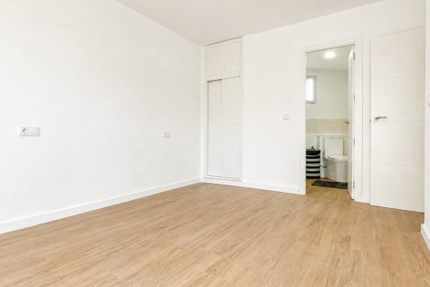 Apartment for sale in Alicante, Spain 3 bedrooms, 106 sq.m. No. 194895 - photo 14