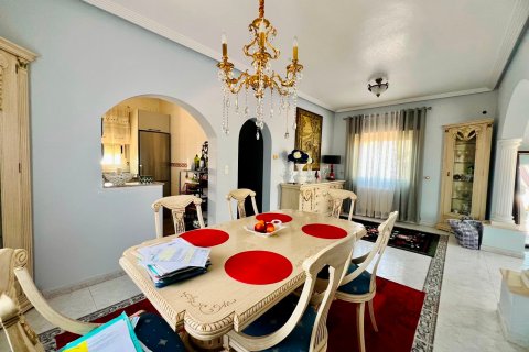 Продажа виллы в Ориуэла, Аликанте, Испания 2 спальни, 200м2 №194893 - фото 28