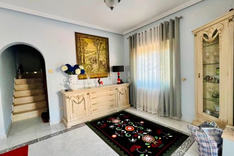 Продажа виллы в Ориуэла, Аликанте, Испания 2 спальни, 200м2 №194893 - фото 29